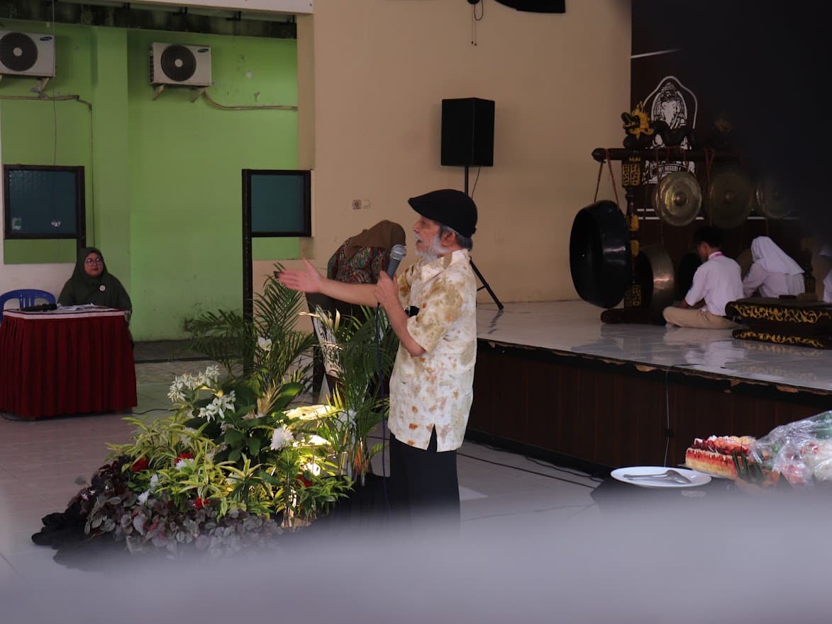 Wisdom from a Former Leader Drs. Akhmad Khotib, M.Pd.: Merawat Jejak, Menyemai Masa Depan